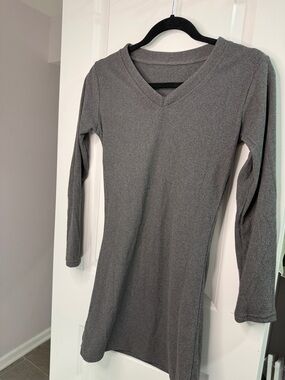 Long Sleeve V-Neck Knit Dress - Gray